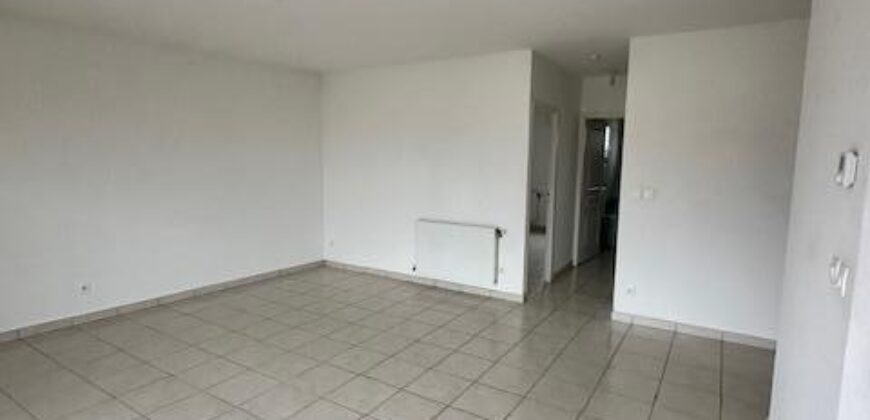 Réf : GES00630019-930, 3 pièce(s), LE PEAGE DE ROUSSILLON