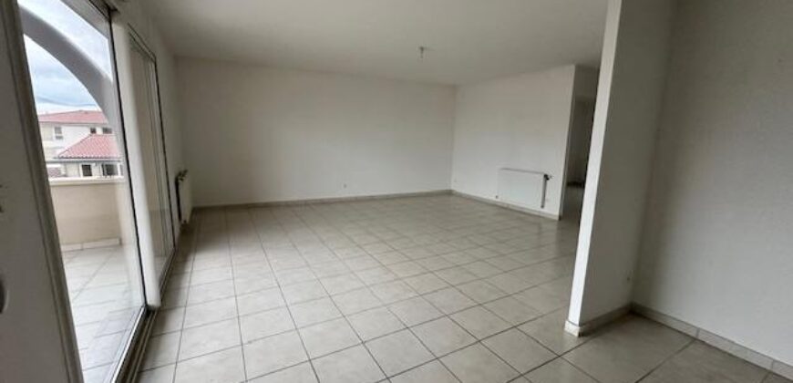 Réf : GES00630019-930, 3 pièce(s), LE PEAGE DE ROUSSILLON