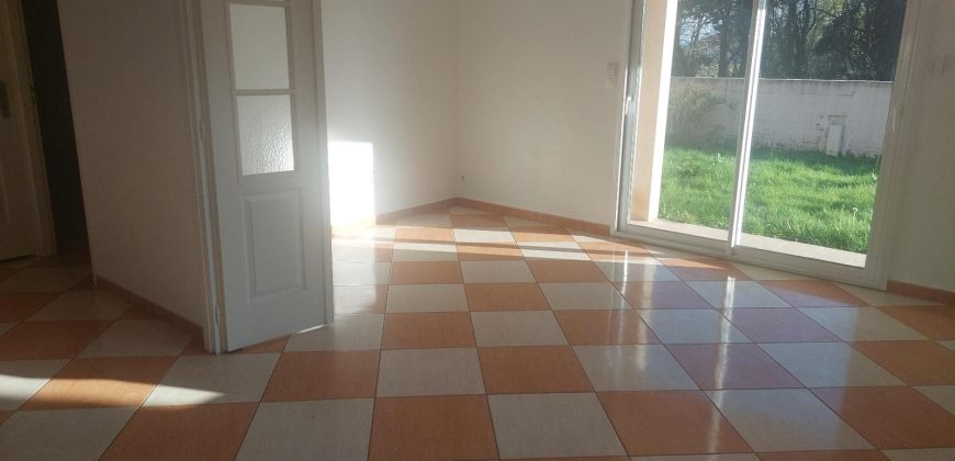 Réf : LMAI115648,  pièce(s), ESTRABLIN