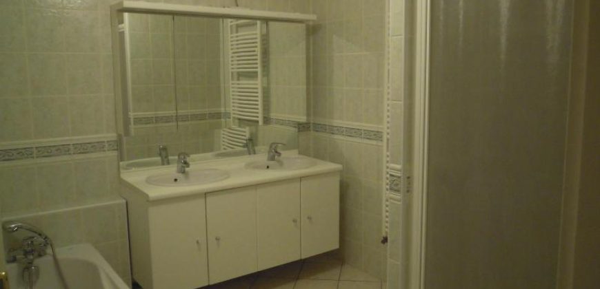Réf : GES00180031-930, 3 pièce(s), LE PEAGE DE ROUSSILLON