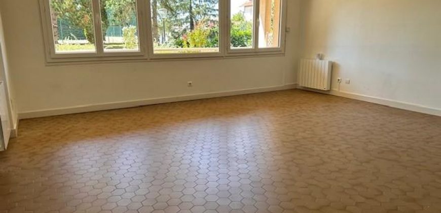 Réf : GES01140014-930, 3 pièce(s), LE PEAGE DE ROUSSILLON