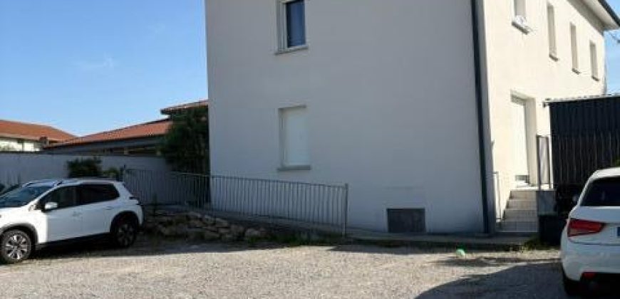 Réf : LMAI115722,  pièce(s), SALAISE SUR SANNE