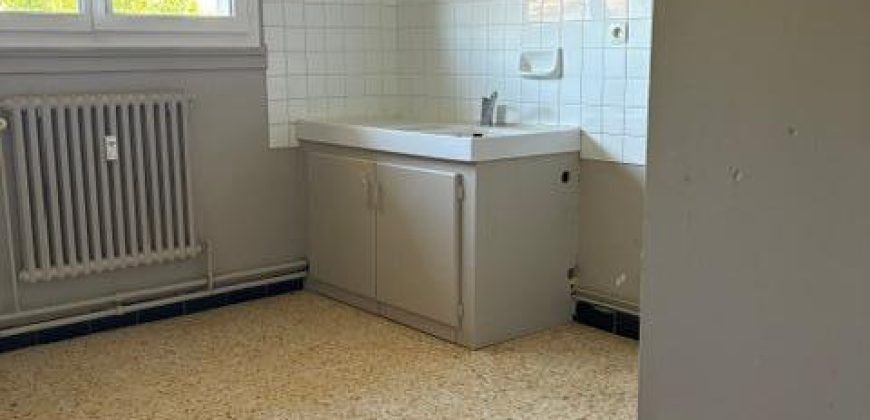 Réf : GES61521001-930, 3 pièce(s), LE PEAGE DE ROUSSILLON