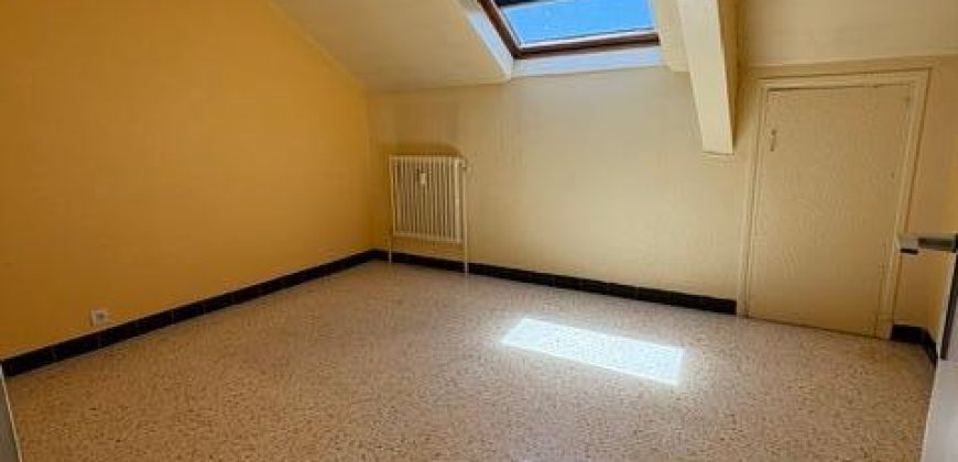 Réf : GES61521001-930, 3 pièce(s), LE PEAGE DE ROUSSILLON