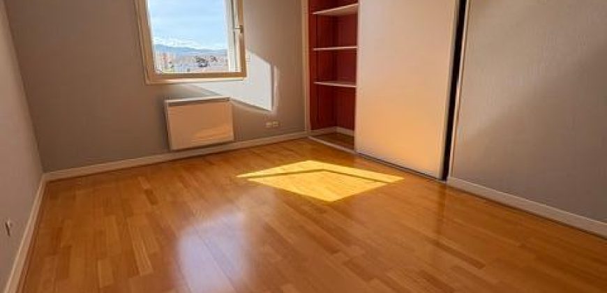 Réf : GES28390001-930, 2 pièce(s), LE PEAGE DE ROUSSILLON