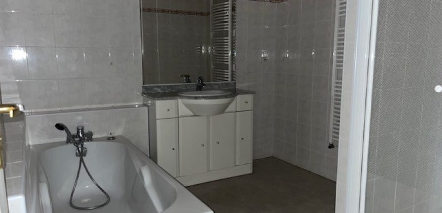 Réf : GES00180028-930, 3 pièce(s), LE PEAGE DE ROUSSILLON